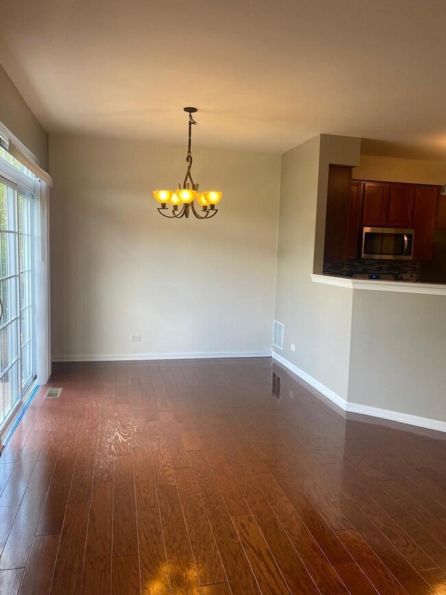 Building Photo - 24130 Walnut Cir