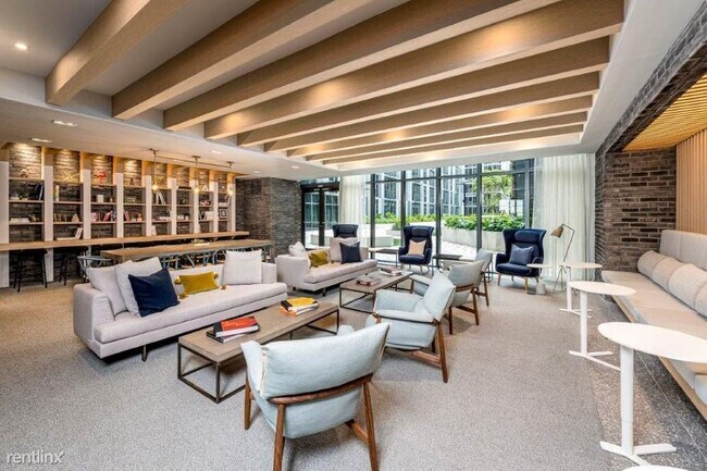 Building Photo - Studio, 1 bath  - 2531 NW 2nd Ave