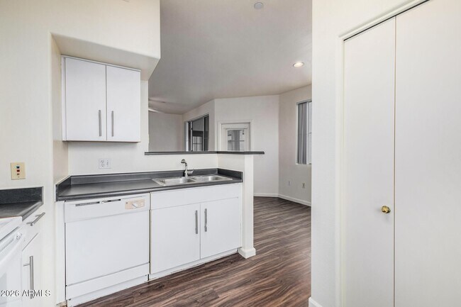 Building Photo - 3302 N 7th St