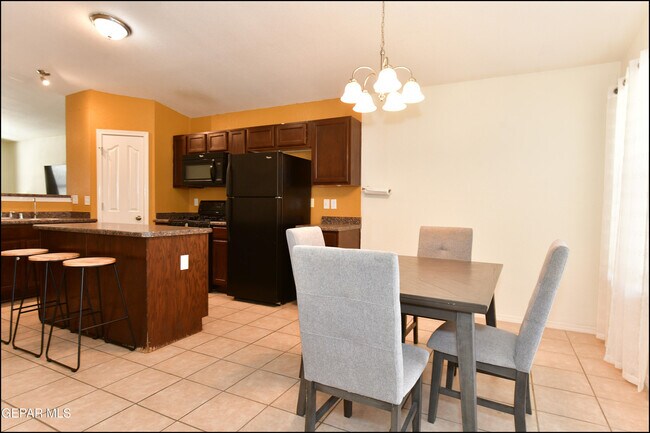 Building Photo - 10661 Canyon Sage Dr