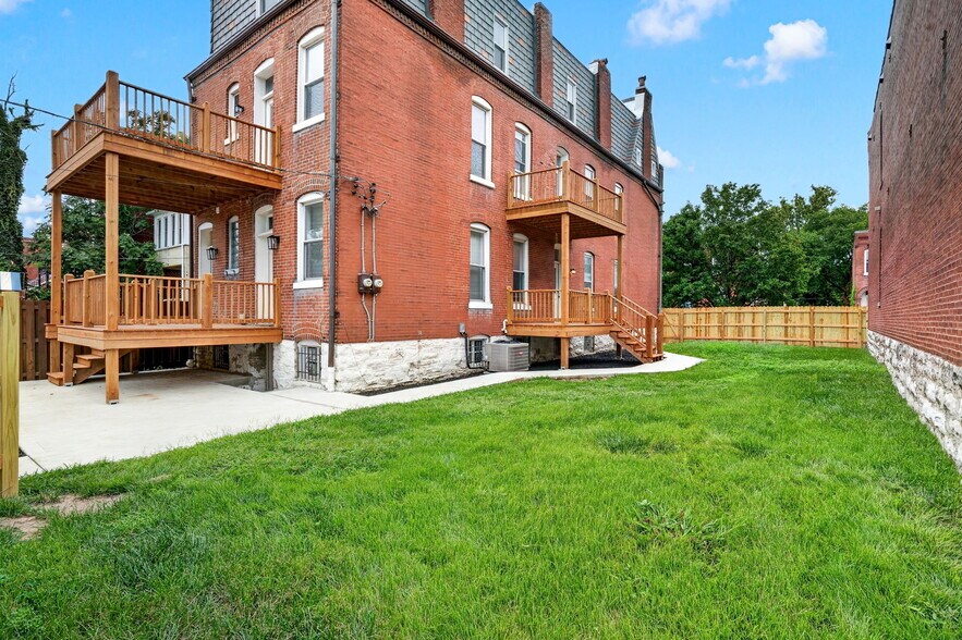 Building Photo - 2722 Armand Pl