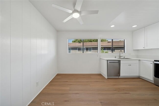 Building Photo - 82 Streamwood