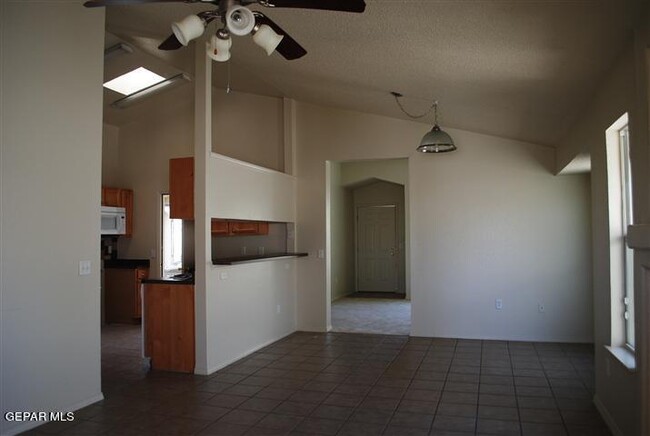 Building Photo - 12337 Tierra Azteca Dr