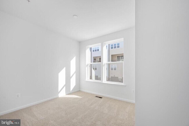 Building Photo - 2536 Neabsco Common Pl