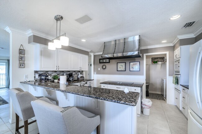 Building Photo - 1477 Park Beach Cir
