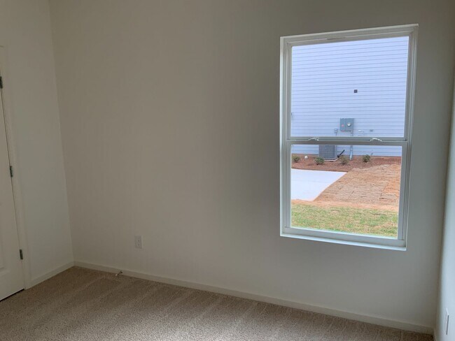 Building Photo - Coming Soon.   Springville’s Archers Cove 4BR /3BA/ 3 car garage 1 level