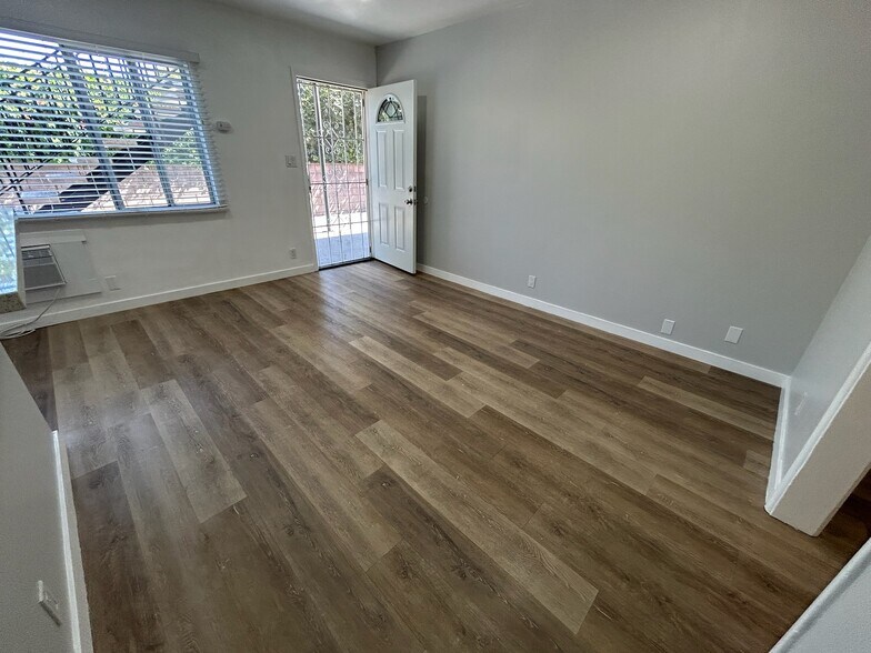 Building Photo - 3821 Rosemead Ave