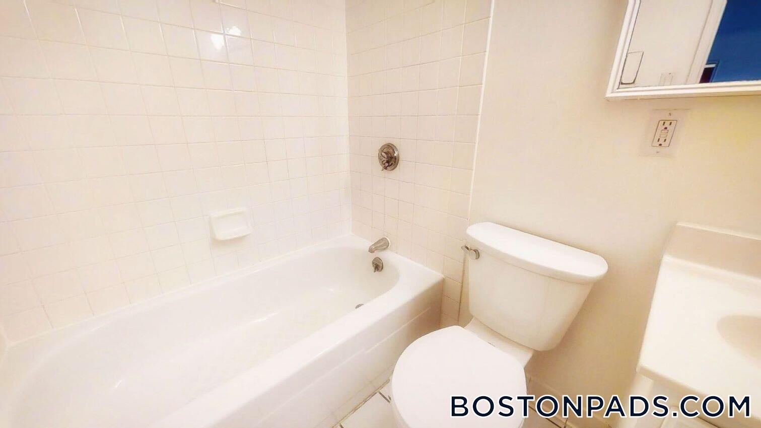 Building Photo - 175 Freeman St