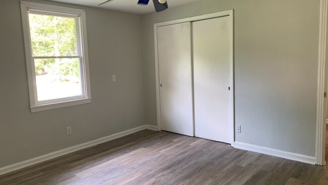 Building Photo - Coming soon!!!  1/2 off 1st full months re...