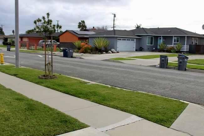 Building Photo - 13716 Purche Ave