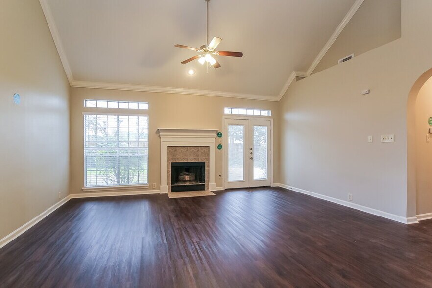 Building Photo - 3119 Creek Manor Dr
