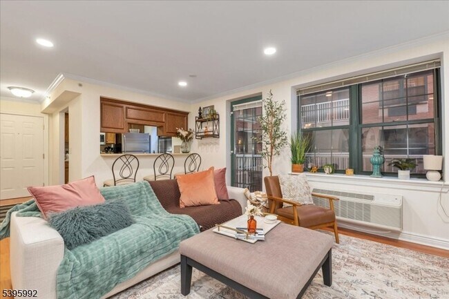 Building Photo - 7 Prospect St