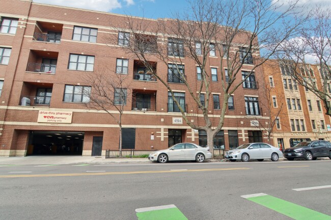 Building Photo - 4814 N Damen Ave