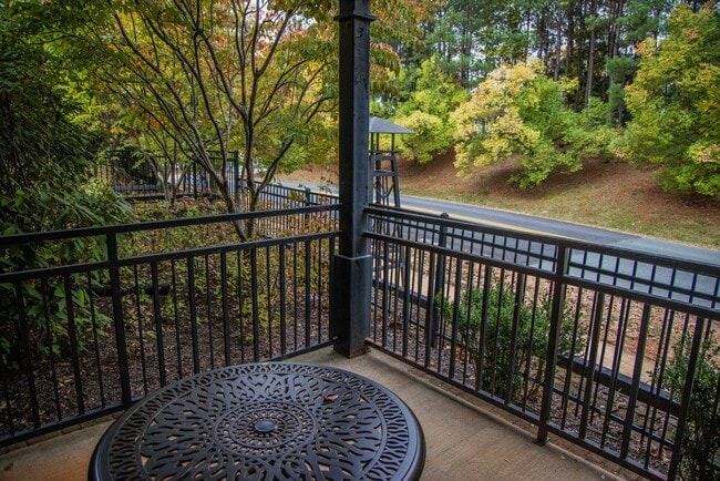 Building Photo - 2 Bedroom/ 2 bath - entry level END UNIT with side balcony- Fully Furnished and only a $500 depos...