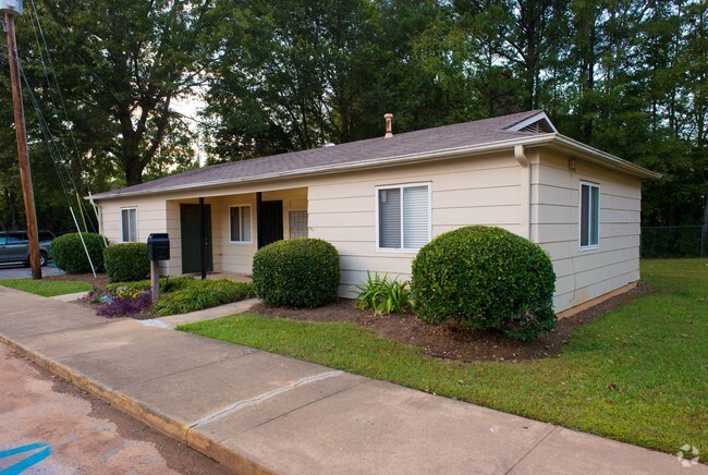 Building Photo - Brentwood Park Apartments