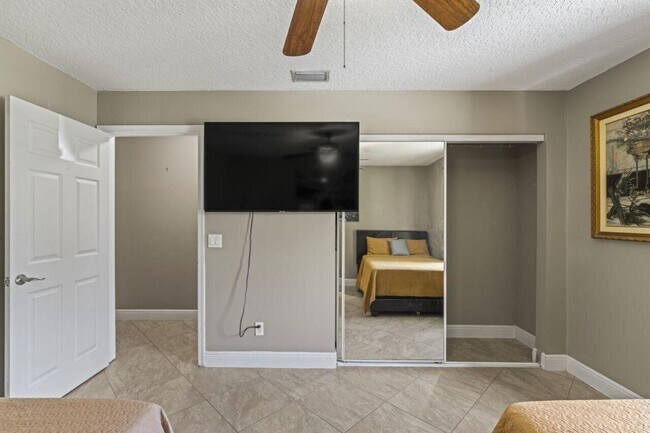 Building Photo - 13679 Callington Dr