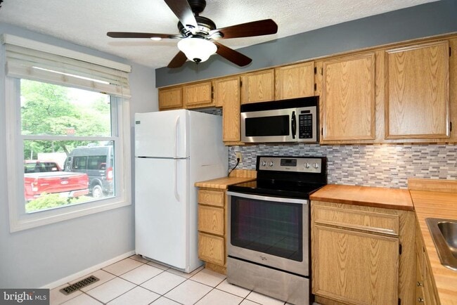 Building Photo - 8317 Windfall Rd