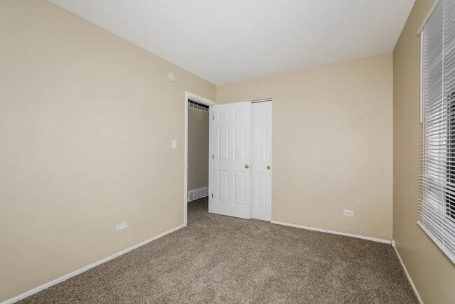Building Photo - 1381 Alberta Ct