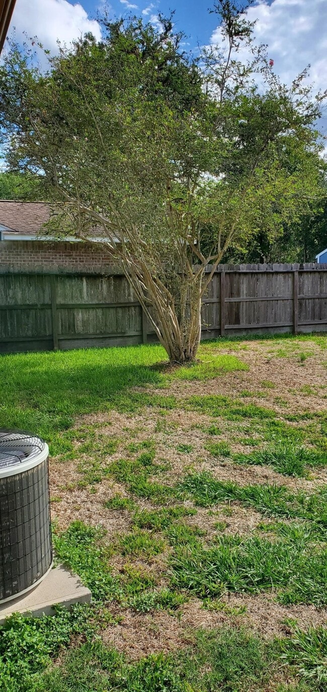 Building Photo - 2805 Knoxville Dr