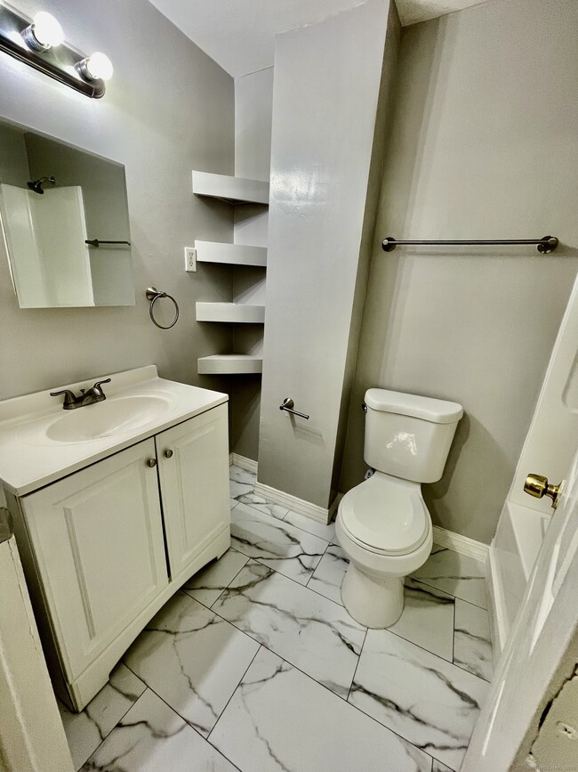 Building Photo - 92 W Main St