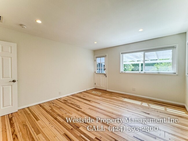 Building Photo - 846 Stanford St