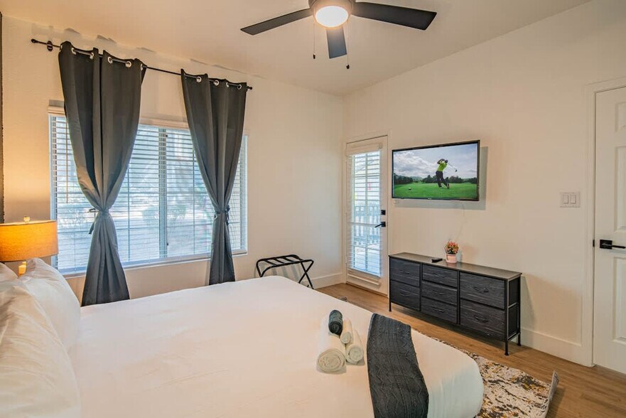 Building Photo - 7900 E Princess Dr