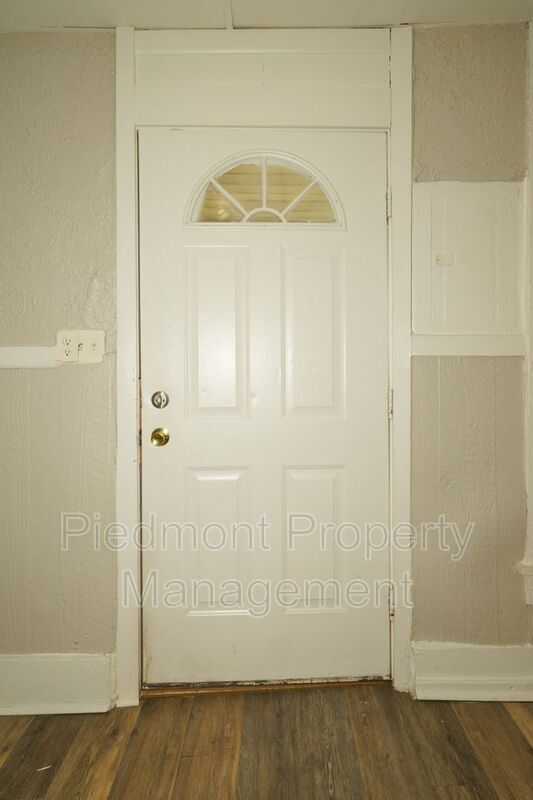 Building Photo - 329 W Locust St