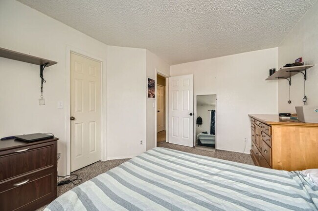 Building Photo - 961 Tampico Ct