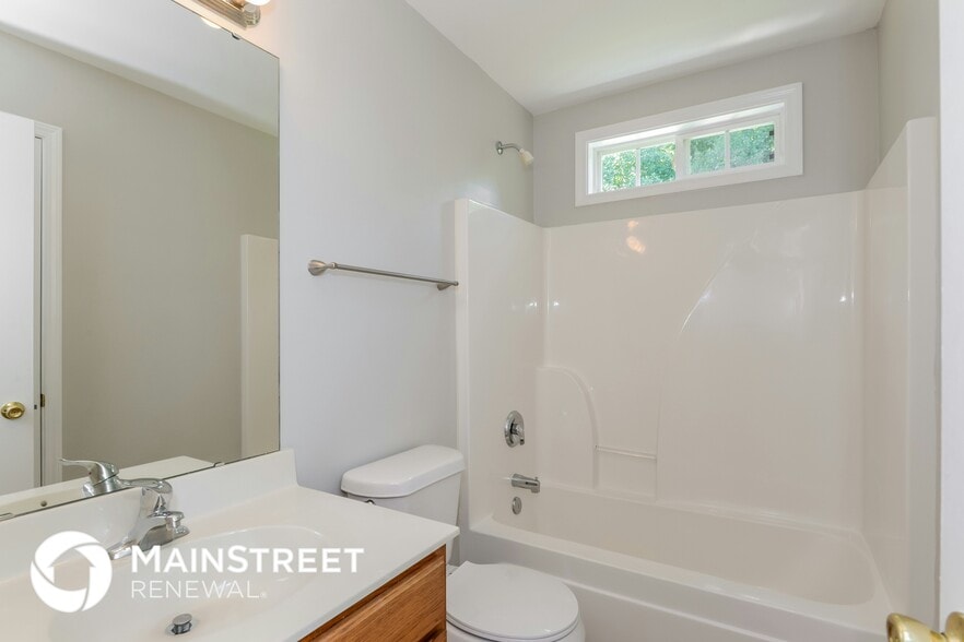 Building Photo - 10527 Hugue Way