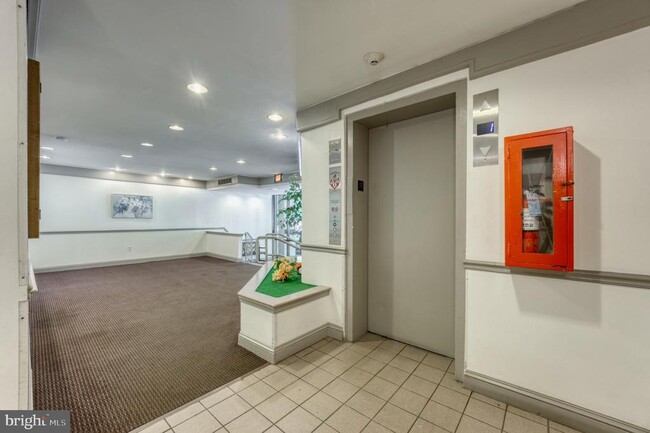 Building Photo - 4420 Briarwood Ct N