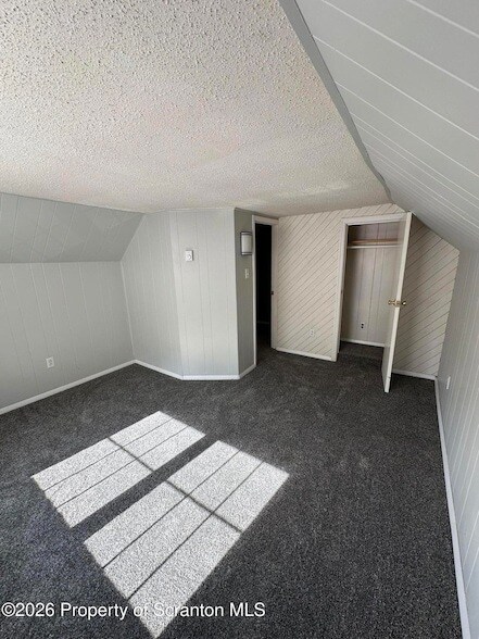 Building Photo - 148 Monroe St