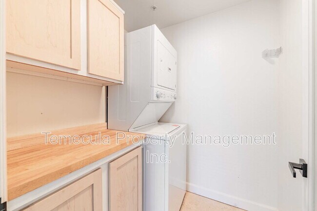 Building Photo - 26352 Arboretum Way