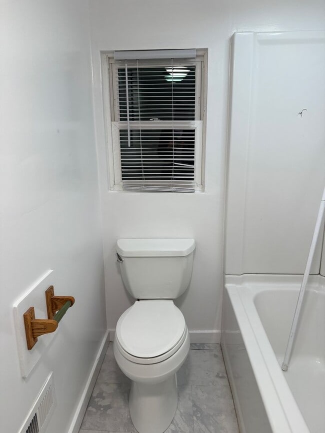 Building Photo - Beautiful 3 Bedroom 2 bathroom Home in Ephrata!