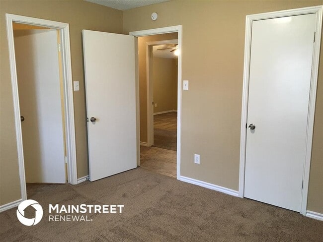 Building Photo - 419 Edmonds Way