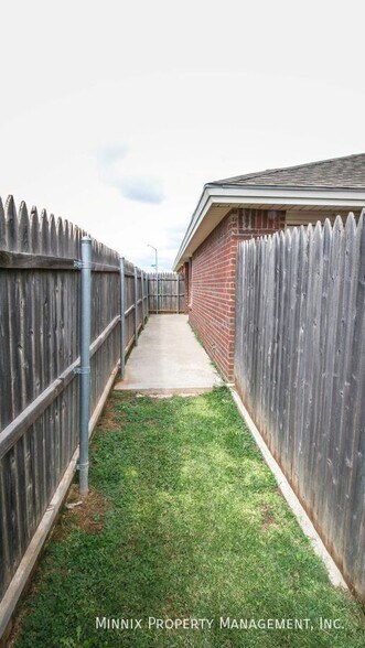 Building Photo - 5415 Marshall St