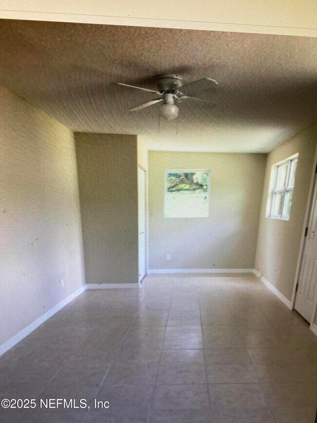 Building Photo - 3923 Harbor View Dr