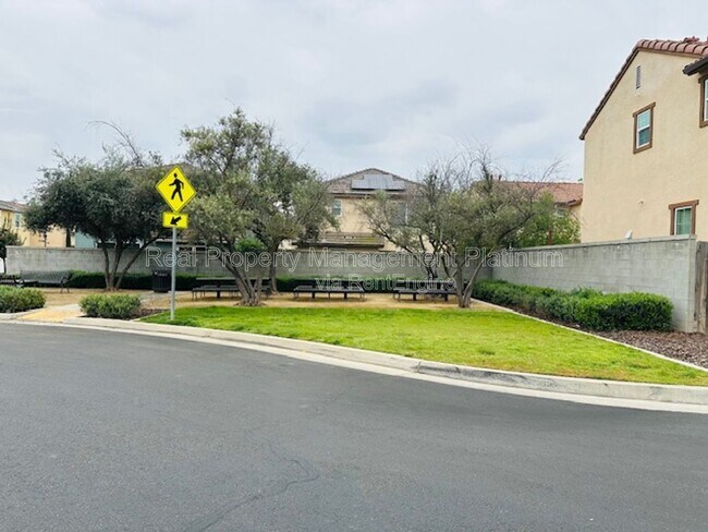 Building Photo - 3704 Savant Ln