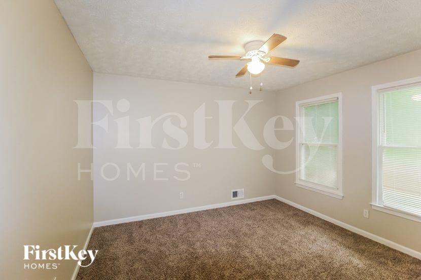 Building Photo - 732 Harness Ct