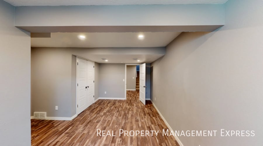 Building Photo - Cozy 3 bedroom 2 bathroom home