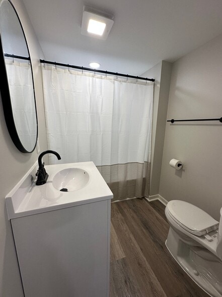 Building Photo - 3896 Weirman Ave