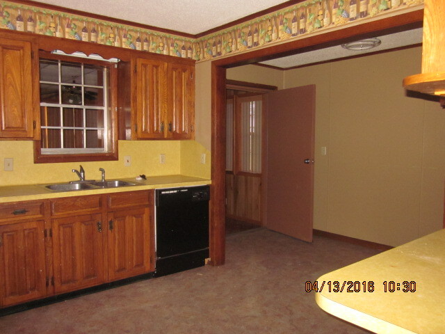 Breakfast nook beside kitchen - 1153 Dunbriar dr