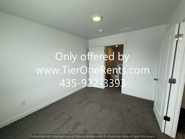 Building Photo - NO DEPOSIT option available for qualified renters