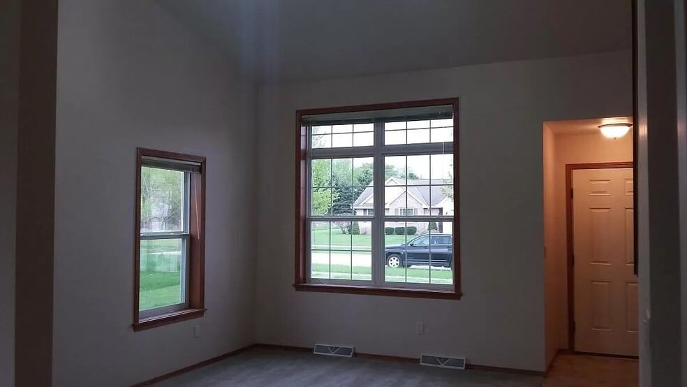 Vaulted Living Room - 2306 Oliver Lane