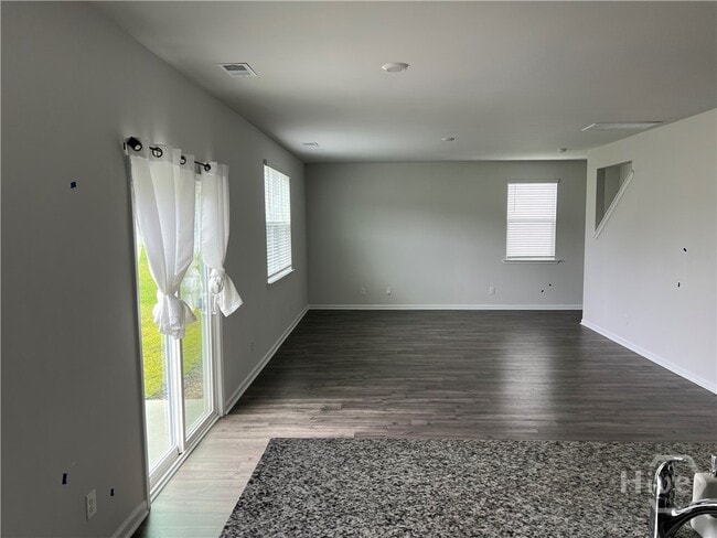 Building Photo - 110 Coopers Rise