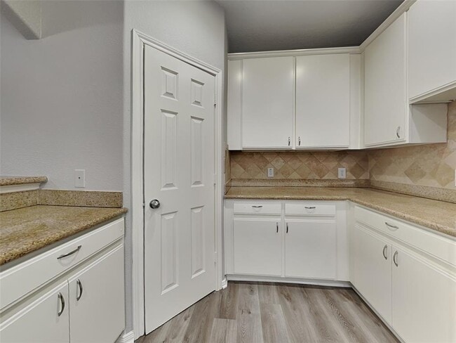 Building Photo - 13147 S Bellaire Estates Dr