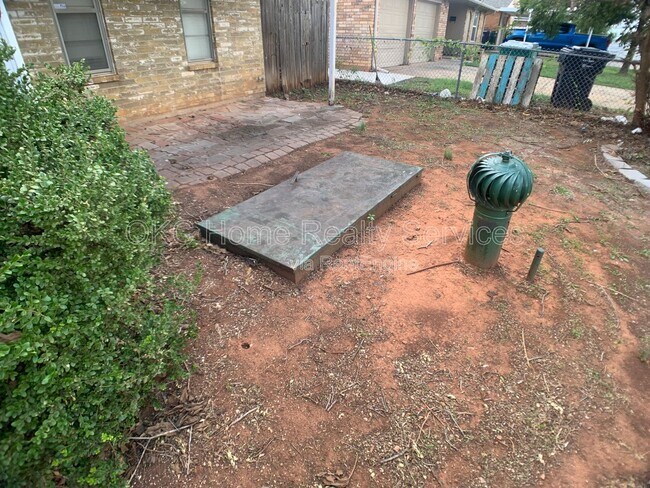 Building Photo - 4900 S Dimple Dr