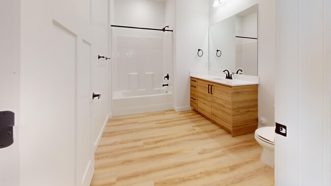 Building Photo - 1142 W 250 S