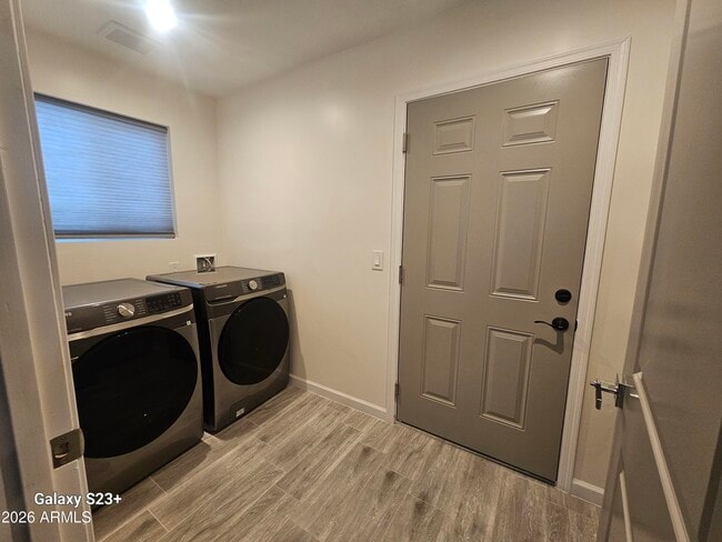 Building Photo - 2817 N 71st Pl