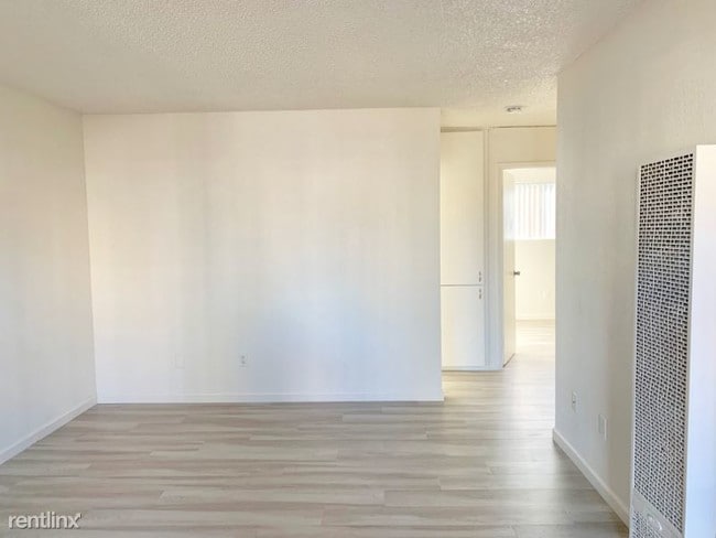 Building Photo - 545 N Mollison Ave