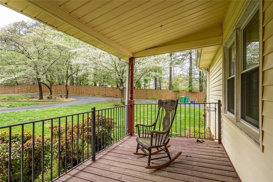 Building Photo - 465 Dobbs Rd